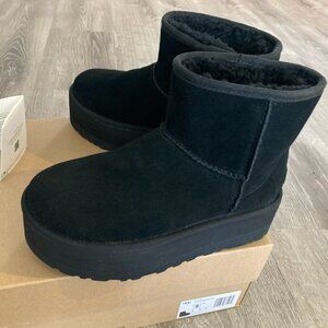 UGG Classic Mini Platform Black Suede Plush Boots Bootie Box Womens USA Size 8